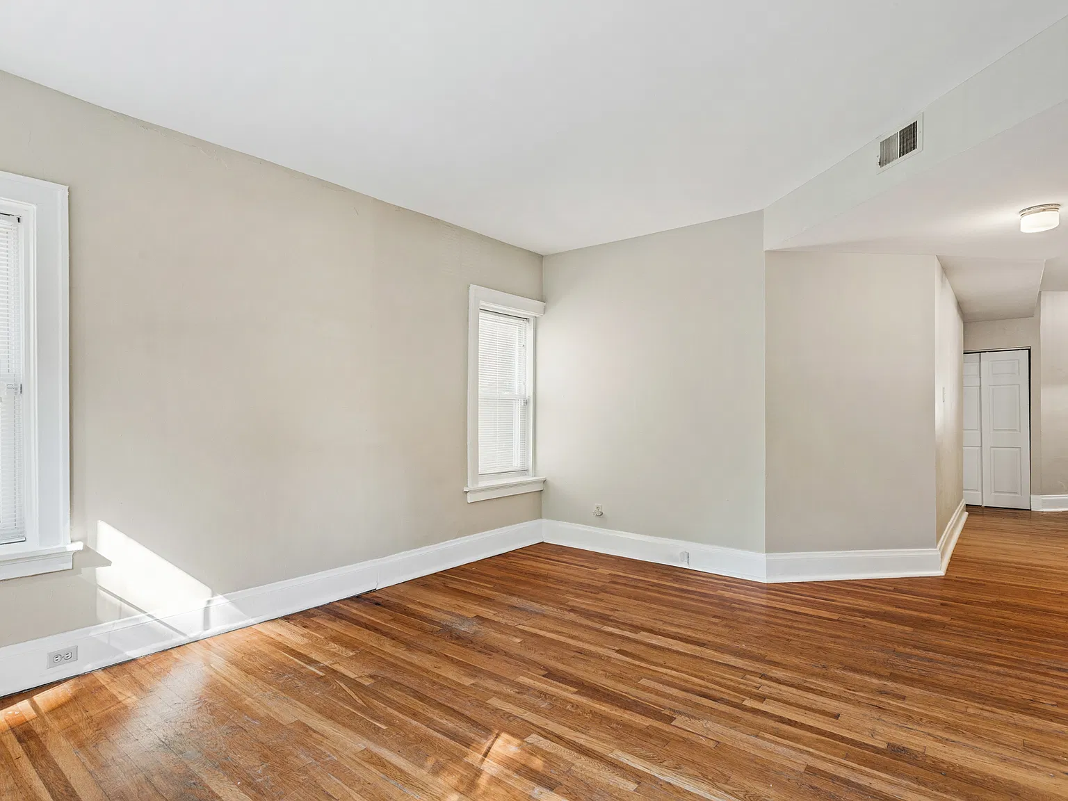 2 bed, 1200 sqft, $1,995 — Photo 4