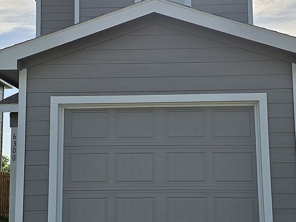 2nd image of 6300 Sanderling St