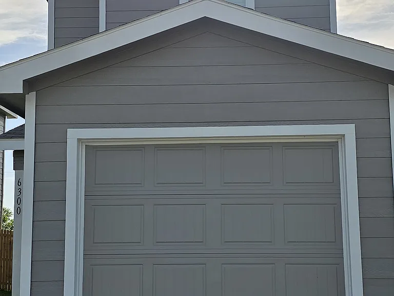 6300 Sanderling St — Photo 2
