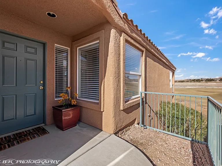 241 Palmer Ln — Photo 28