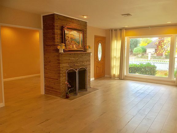 3rd image of 5325 Glickman Ave