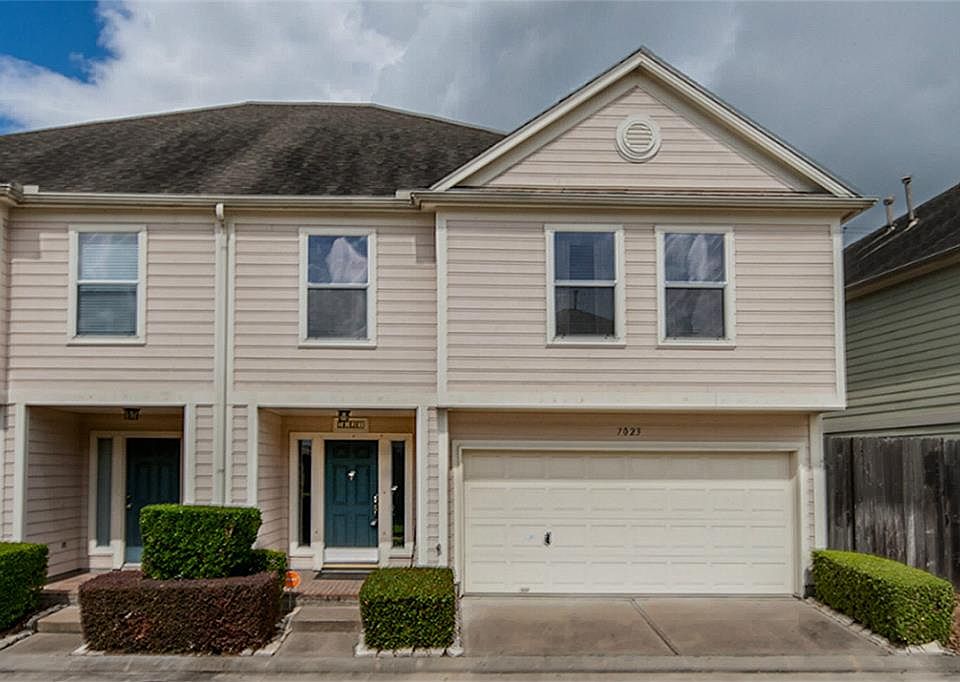 1st image of 7023 Woodridge Square Dr