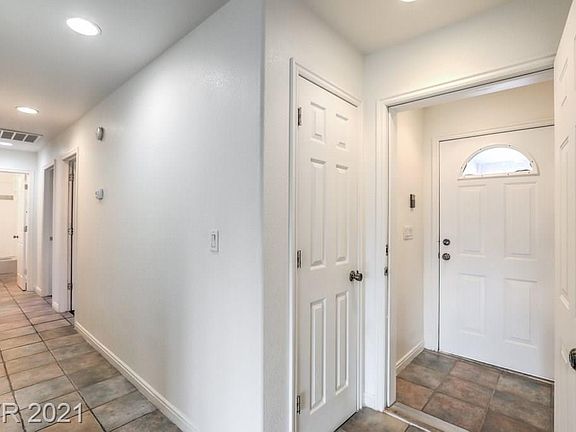 5th image of 3535 W Capovilla Ave