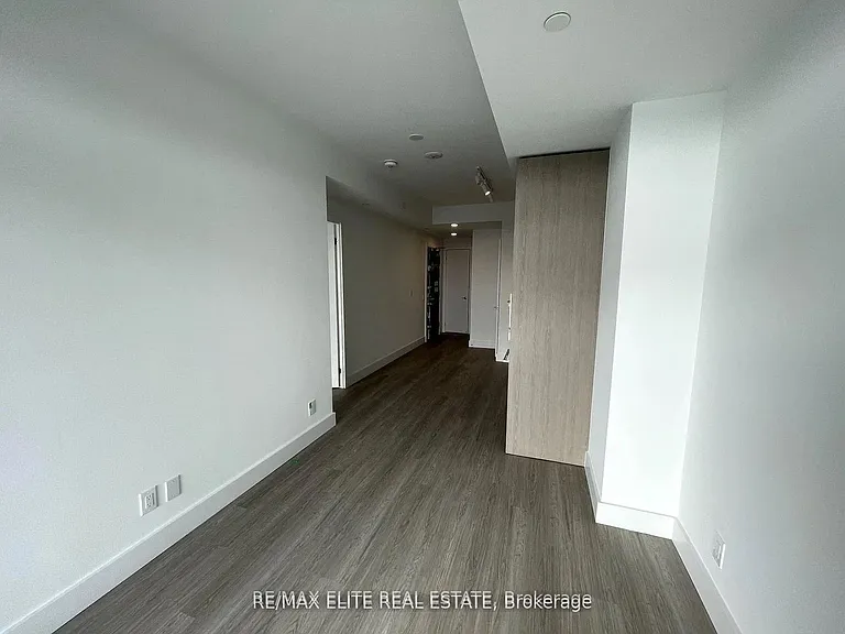 6 Greenbriar Rd #512 — Photo 3