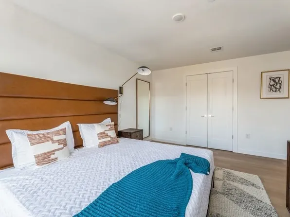 401 Jackson Street image 22 of 29