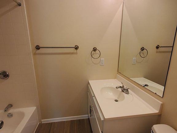 2nd image of 1374 Winding Brook Cir APT 137