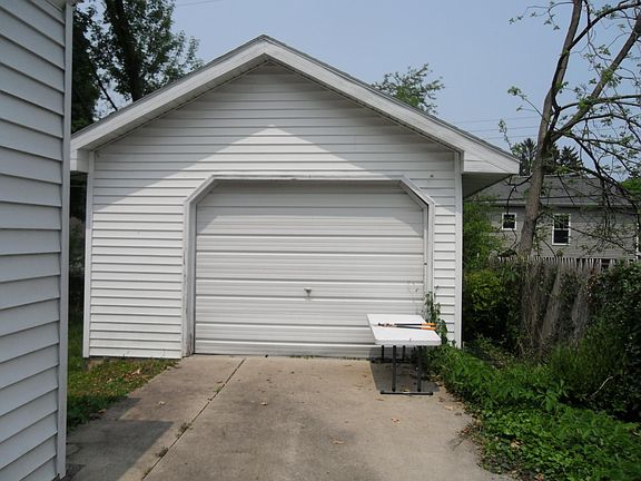 2nd image of 2247 Audobon Dr SE