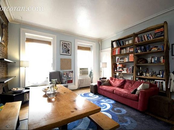 2nd image of 122 Montague St APT 3