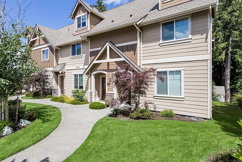 1st image of 5913 212th Pl SW Unit 3