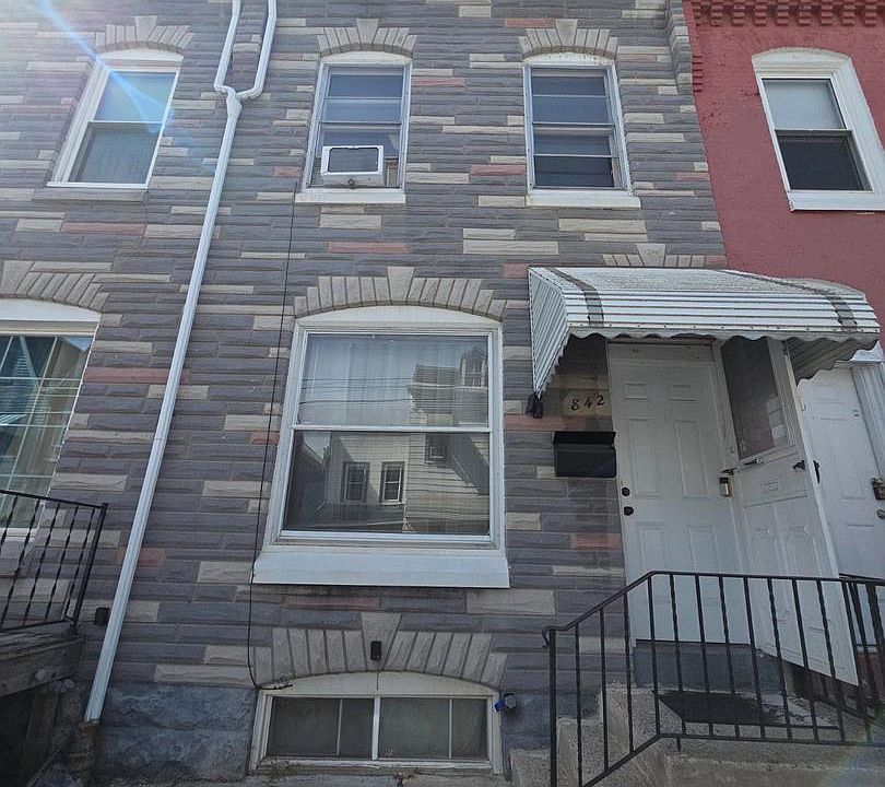 1st image of 842 Church St