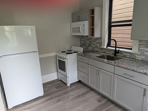 3rd image of 819 Stanton Ave Floor 2