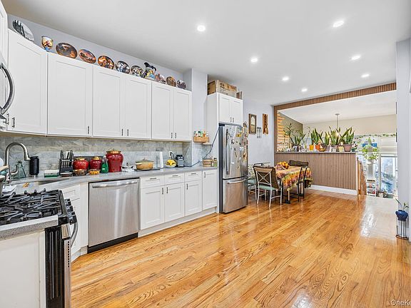 3rd image of 414 Chestnut Street