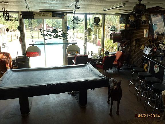 Bar/pool room, Man cave
