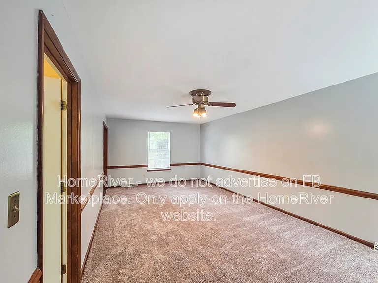 9444 Stately Oak Ln — Photo 5