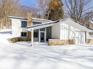 413-415 Leelanau Ave, Frankfort, MI 49635