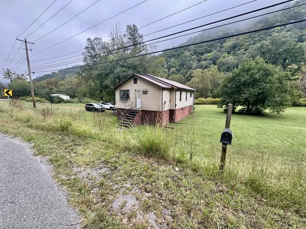 14255 Regina Belcher Hwy, Elkhorn City, KY 41522