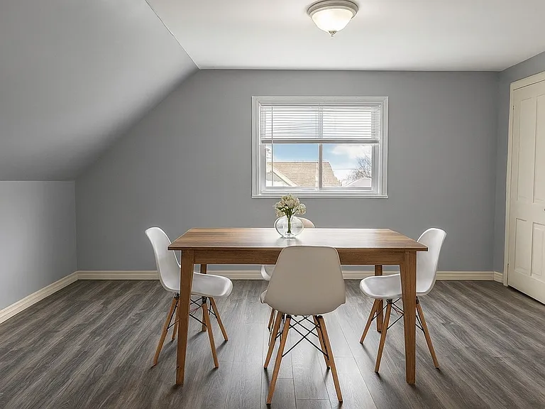 582 Howard St #2 — Photo 3