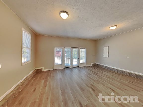 4th image of 1918 Cross Creek Dr