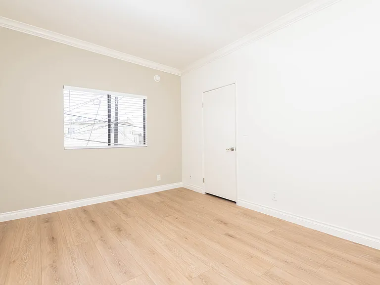 5452 Alvern Cir #204 — Photo 9