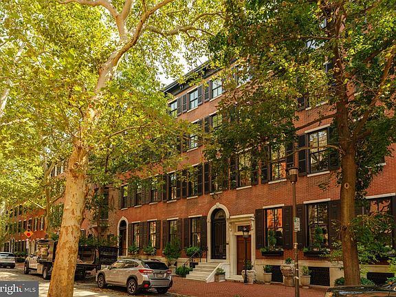 3rd image of 1828 Delancey Pl