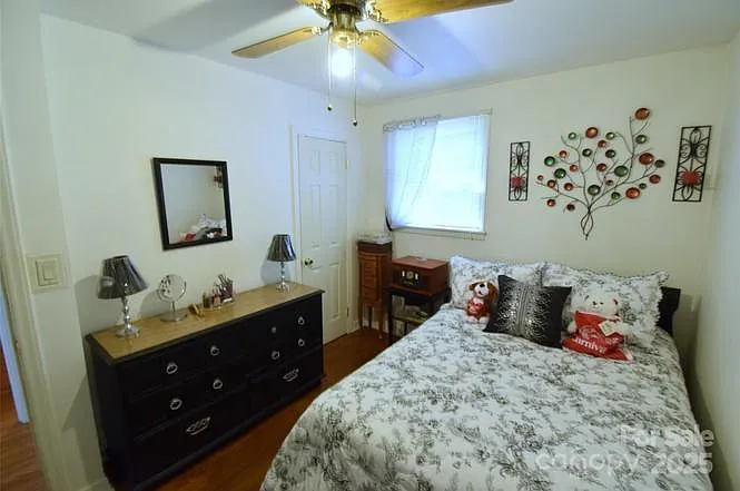 615 E Maple Ave — Photo 11