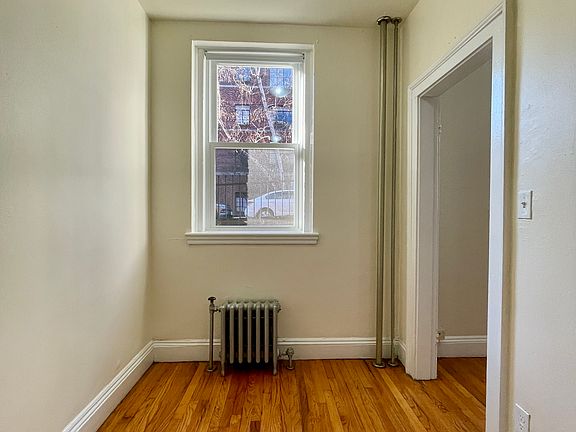 4th image of 74 Strathmore Rd #1