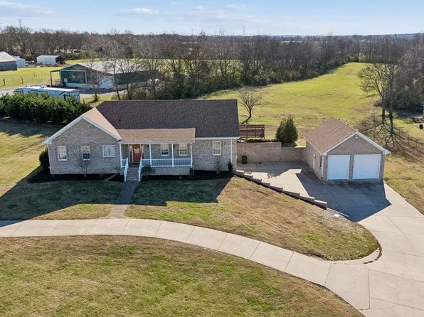 517 Nichols Ln, Gallatin, TN 37066