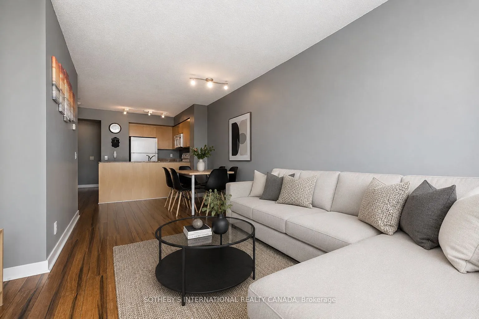 2 bed, $2,650 — Photo 3