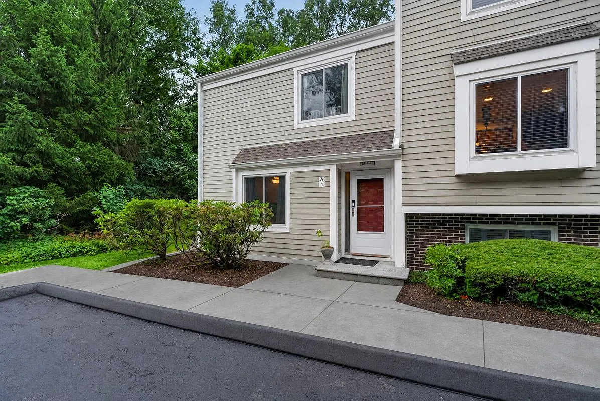 2 bed, 2.5 bath, 1480 sqft, $3,400 — Photo 3
