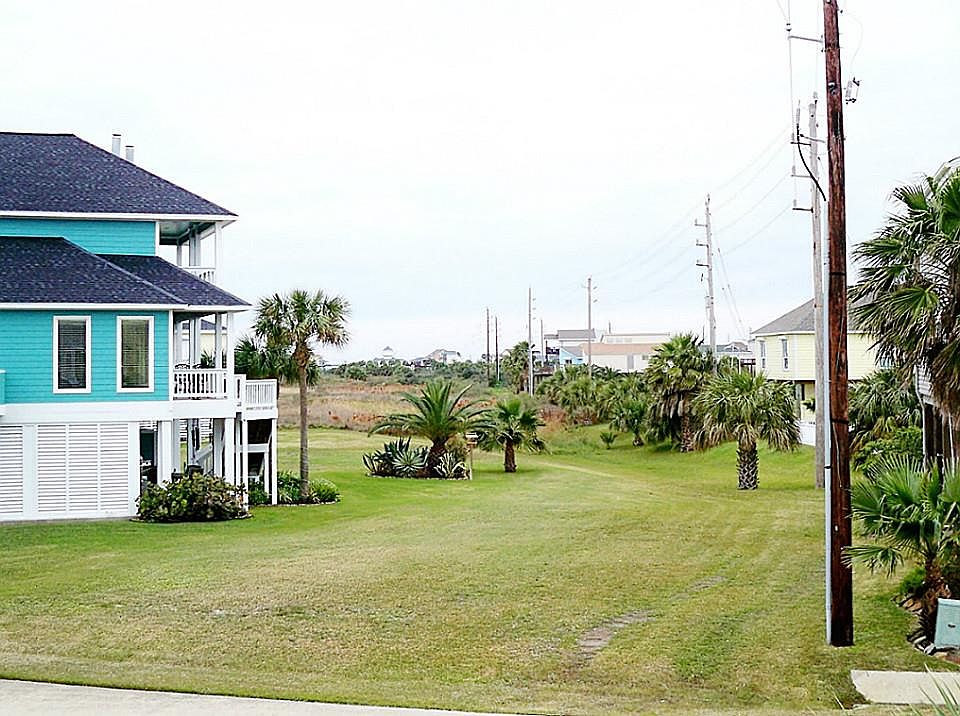 1st image of 22510 Vista Del Mar