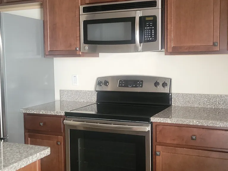 563 Juniper Springs Dr — Photo 12