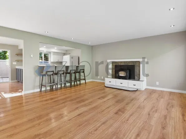 10527 Beardslee Blvd, Bothell, WA 98011
