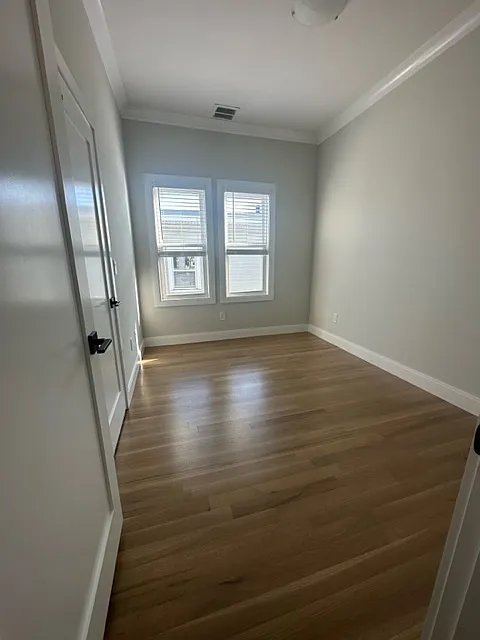 4 bed, 9999 sqft, $6,000 — Photo 3