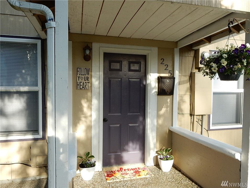1st image of 225 Milroy St NW