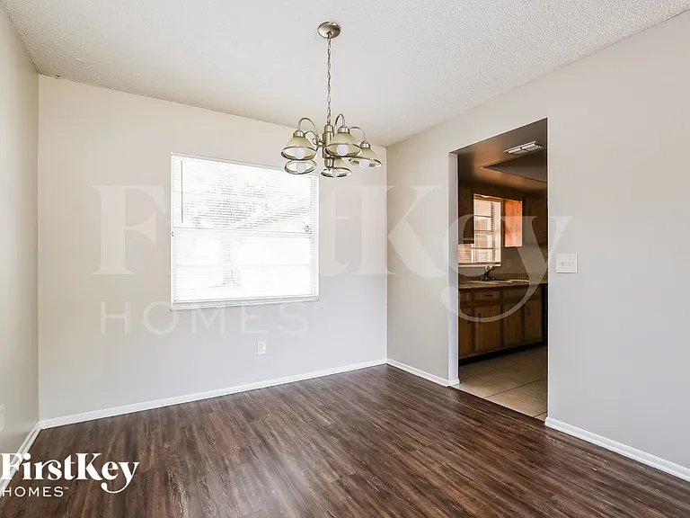 1701 Freeman Dr — Photo 5