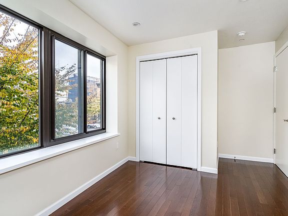 5th image of 3119 37th Ave #2A