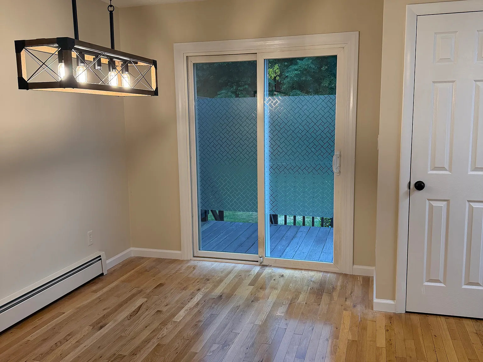 2 bed, 1176 sqft, $2,000 — Photo 1