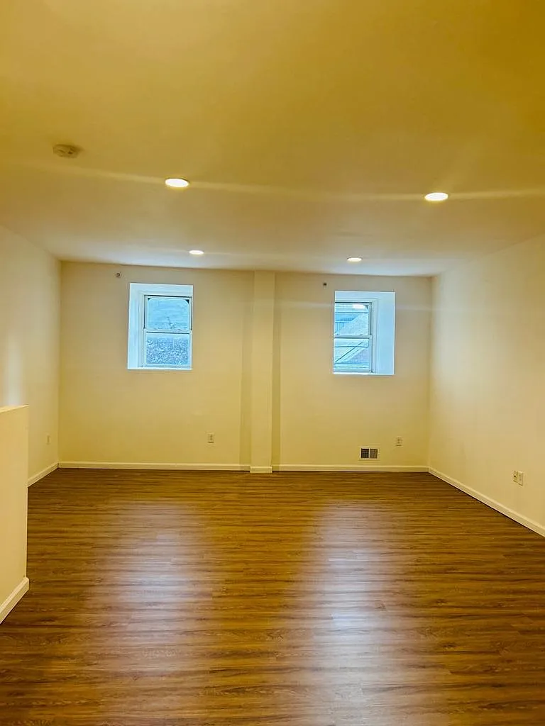 3 bed, 2.0 bath, $2,300 — Photo 2