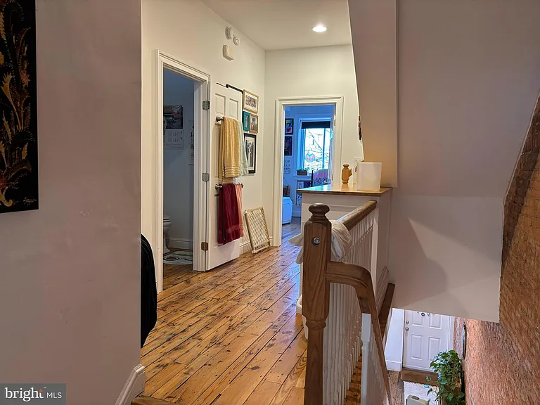 2944 Cambridge St — Photo 7