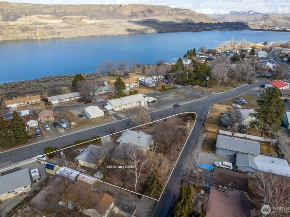 200 Sunny Drive, Electric City, WA 99123