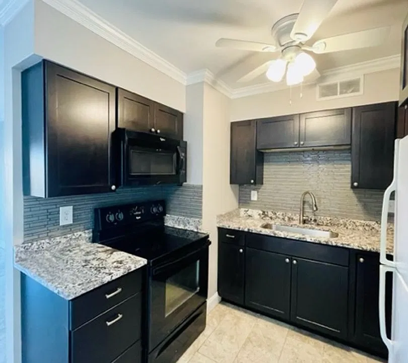 2503 Roswell Ave #408