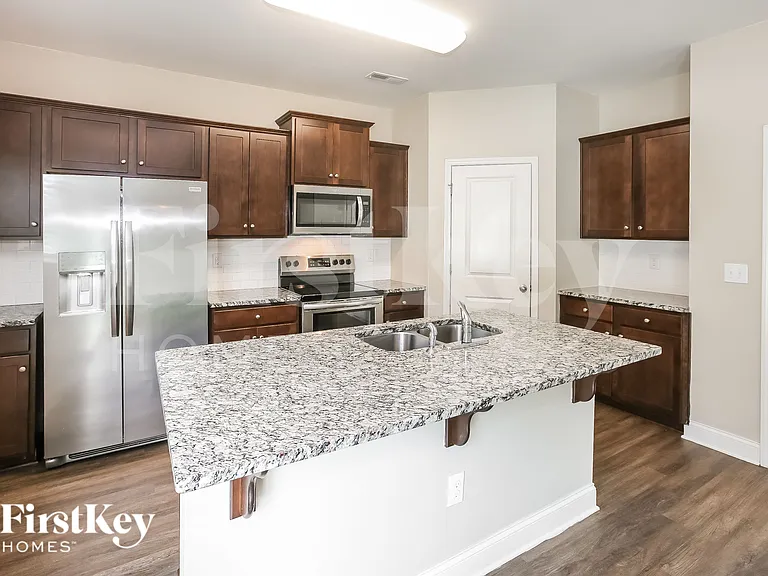 9329 Sloan Forest Dr — Photo 6