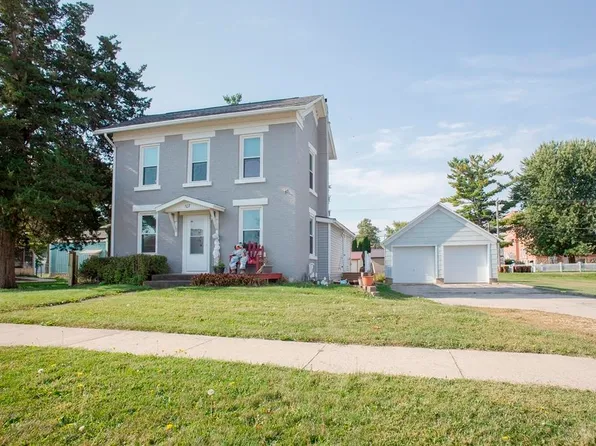 107 E Lena, Lena, IL 61048