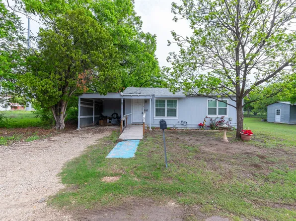810 State St, Winters, TX 79567