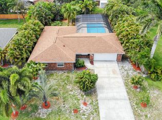 762 SE Evans Ave, Port Saint Lucie, FL 34984