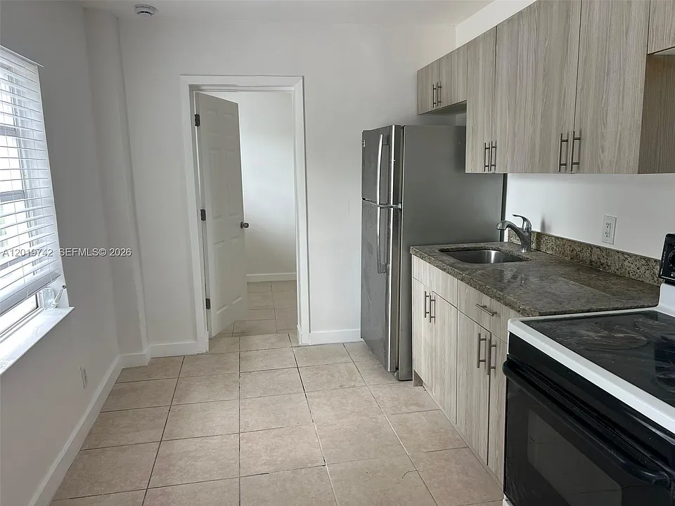 4245 NW 24th Ave #1