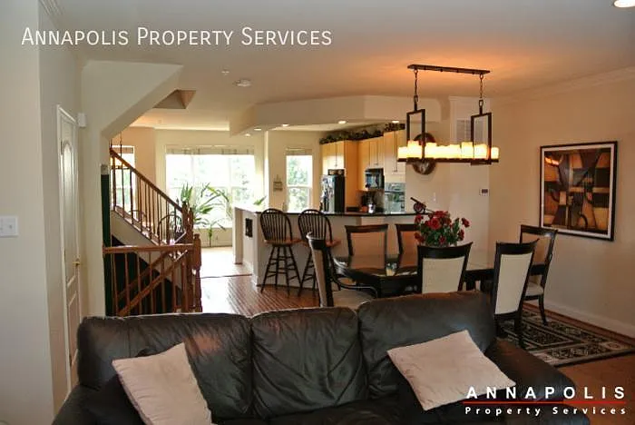 902 Kestrel Ct — Photo 8