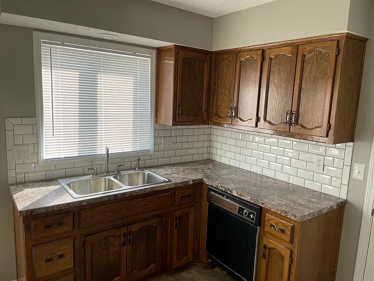 202 N Lightburne St — Photo 14
