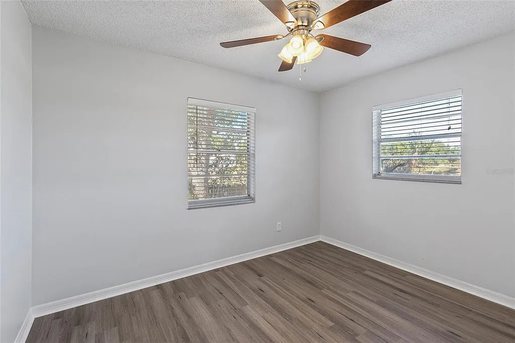 3 bed, 2.0 bath, 1392 sqft, $1,799 — Photo 3