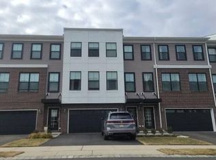 88 Bataan Ave, Tinton Falls, NJ 07724